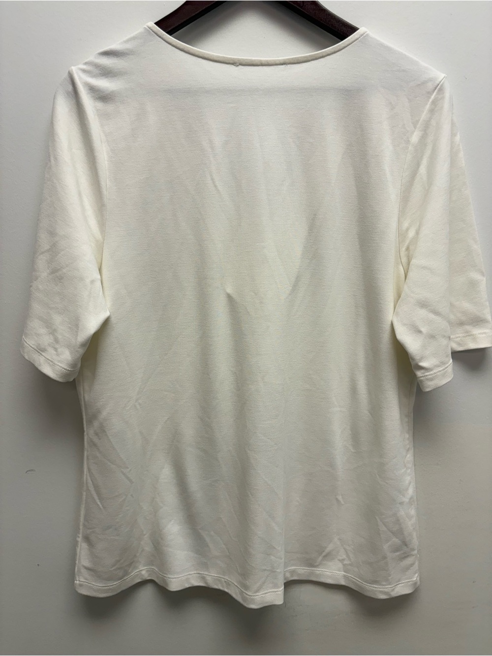 4 for $25 🤍 White Button Detail Top 🤍  XL - Picture 2 of 4
